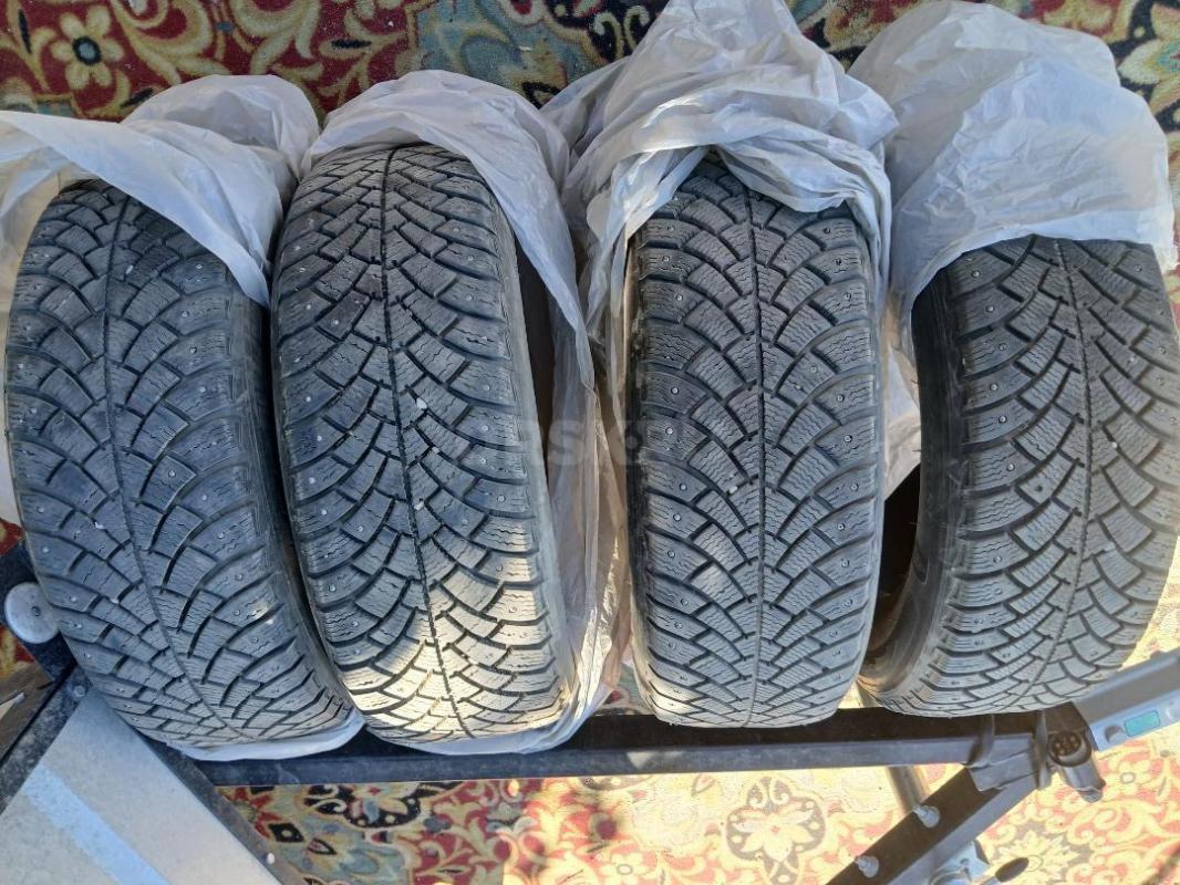Продам комплект зимний резины BFGoodrich 205/65/15 за 10000 т.р - Орск