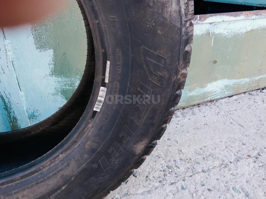 Продам шипованную резину viatti 4 штуки размер 205/70 R в отличном состоянии за 18 тыс.   8919859273 - Орск