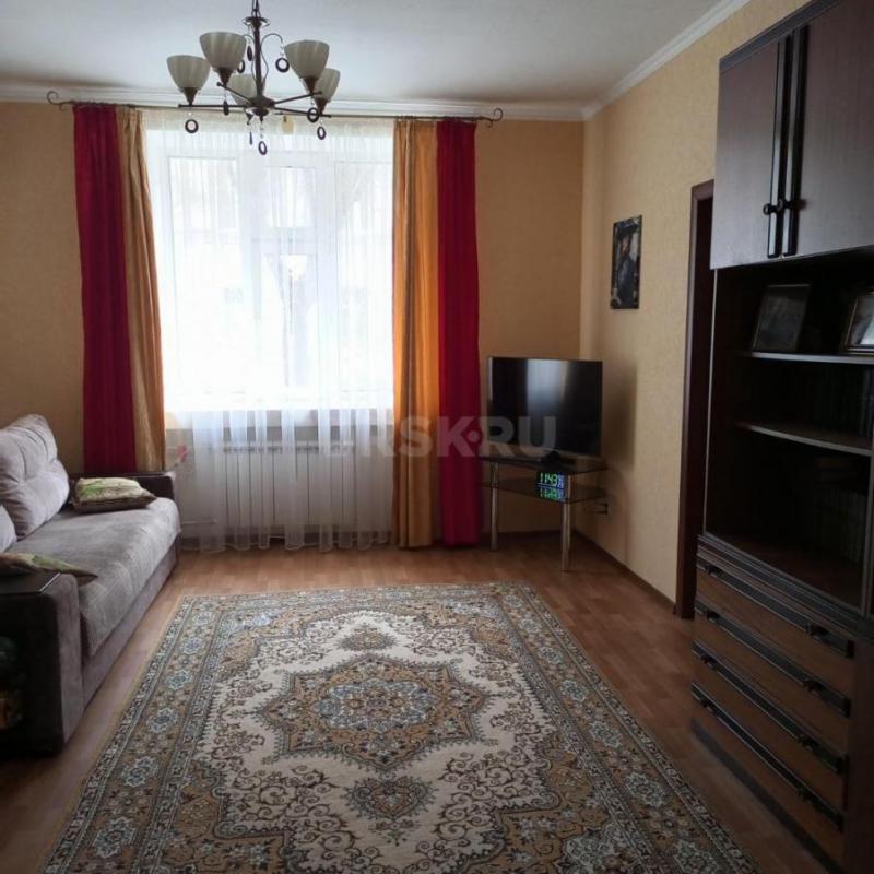 Продам, 3 комнатная кв плюс кухня/столовая 26 м/кв.сталинка, высокие потолки, ж/б перекрытия, отличн - Орск