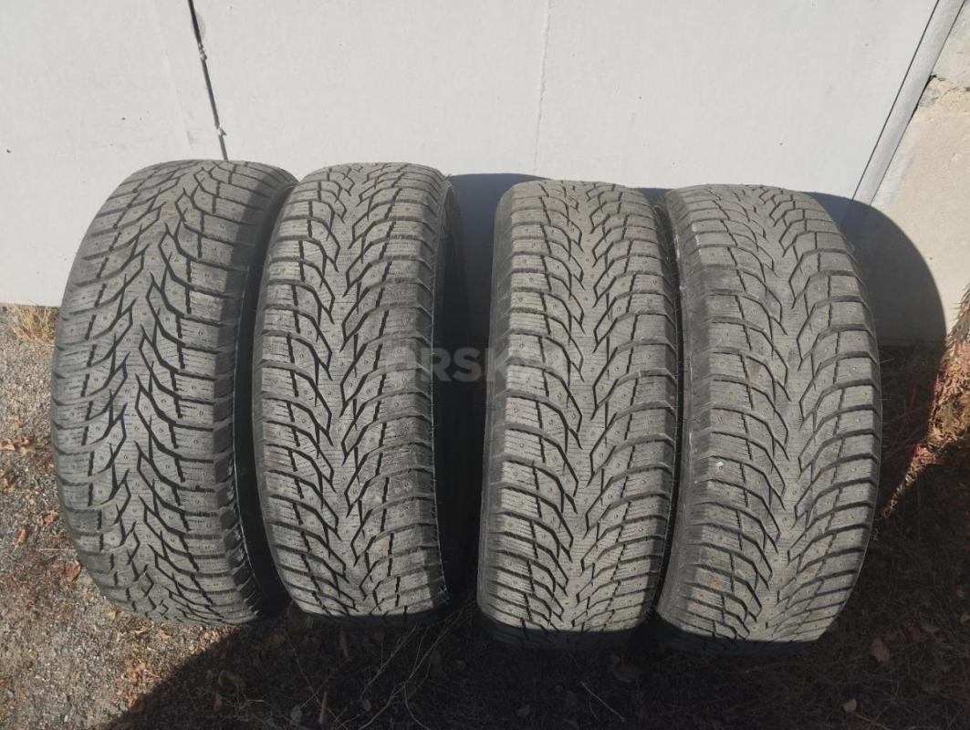 Зимняя шипованная резина 235/55 R19
Использовалась один сезон,состояние новой. - Гай