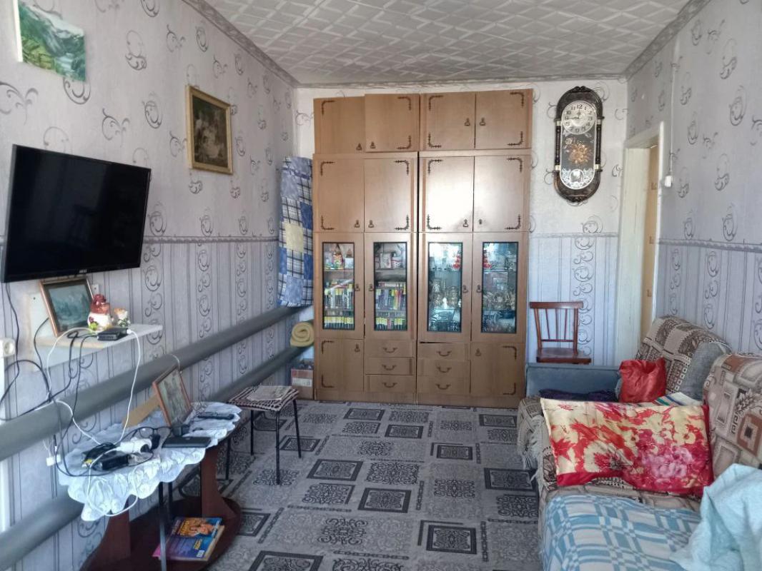 Продам дом (дом на двух хозяев), баня, сарай, большой участок в доме погреб, отопление электр.(380в) - Гай