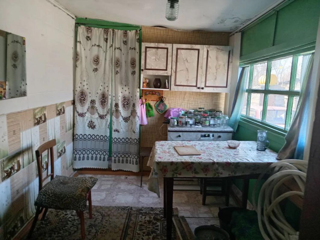 Продам дом (дом на двух хозяев), баня, сарай, большой участок в доме погреб, отопление электр.(380в) - Орск