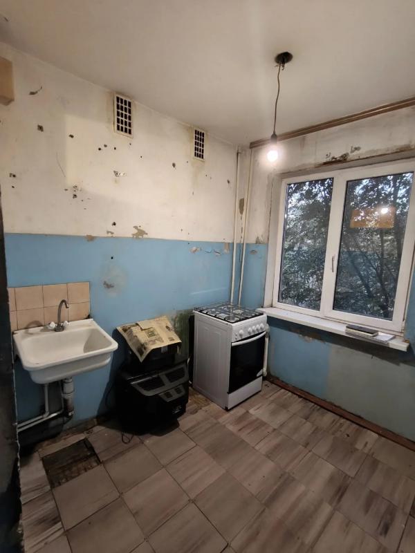 В продаже однокомнатная квартира, подготовленная к ремонту. - Новотроицк