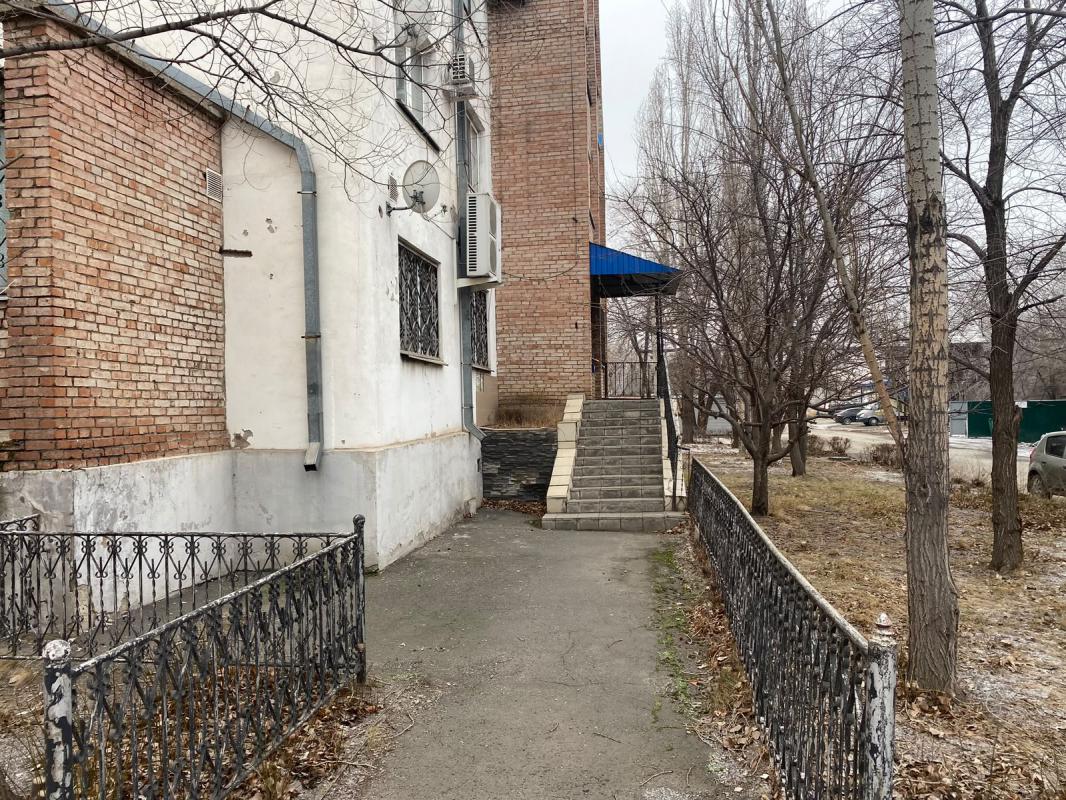 Продам нежилое помещение в центре города, по ул. - Новотроицк