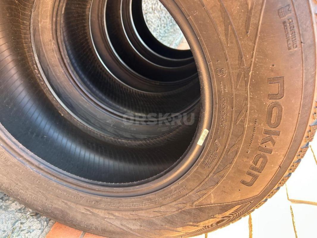 Продам авто шины Nokian Tyres Hakkapeliitta 265/65 R17  кол.4 шт.,в хорошем состоянии - Орск