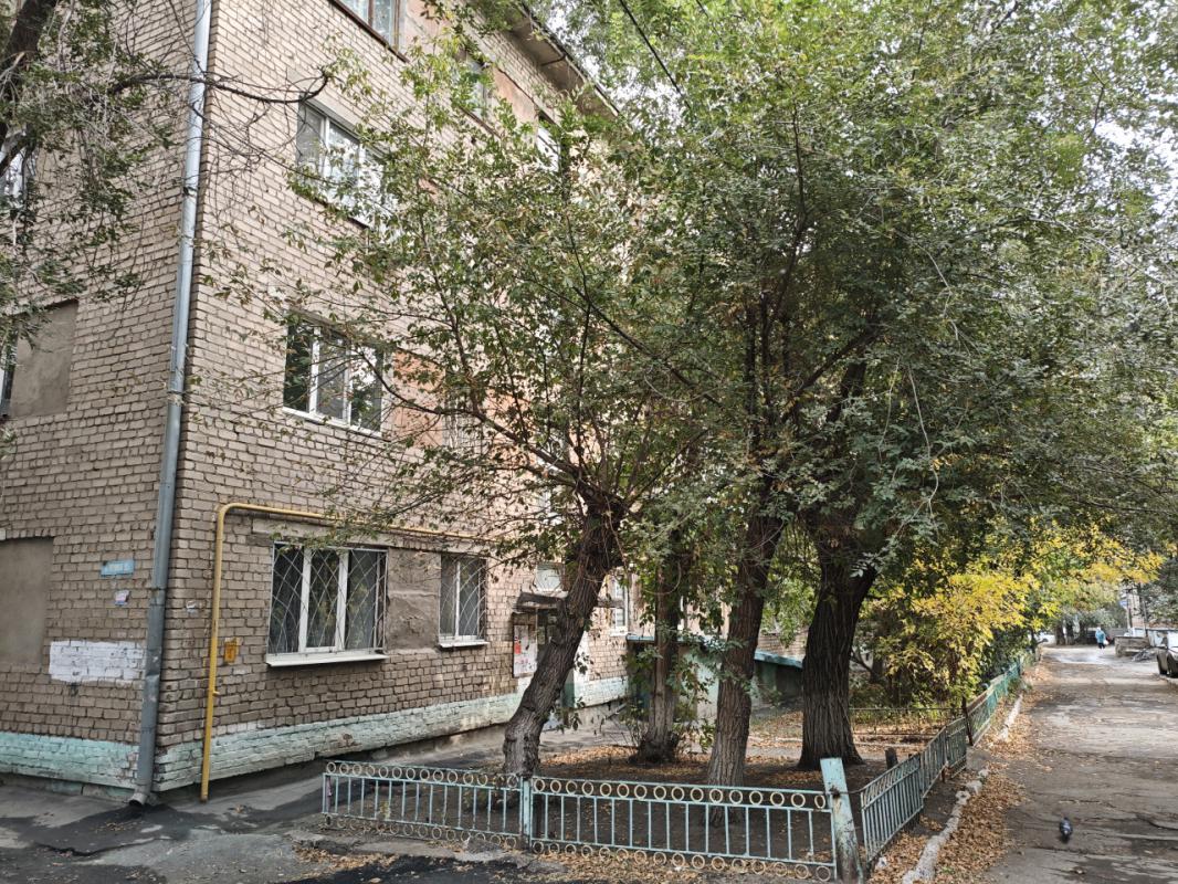 Продается двухкомнатная квартира в самом центре города. - Орск