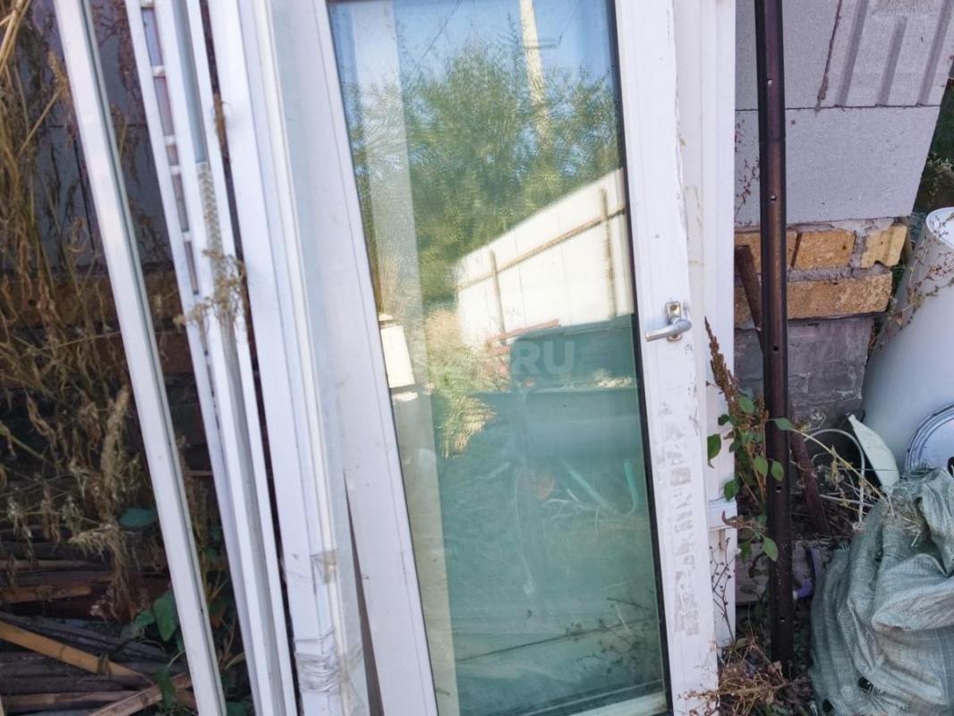 Продам пластиковые окна 

Нахожусь г Орск ( ст город) 

Окно глухое 143 на 137 одно стекло не то - Орск