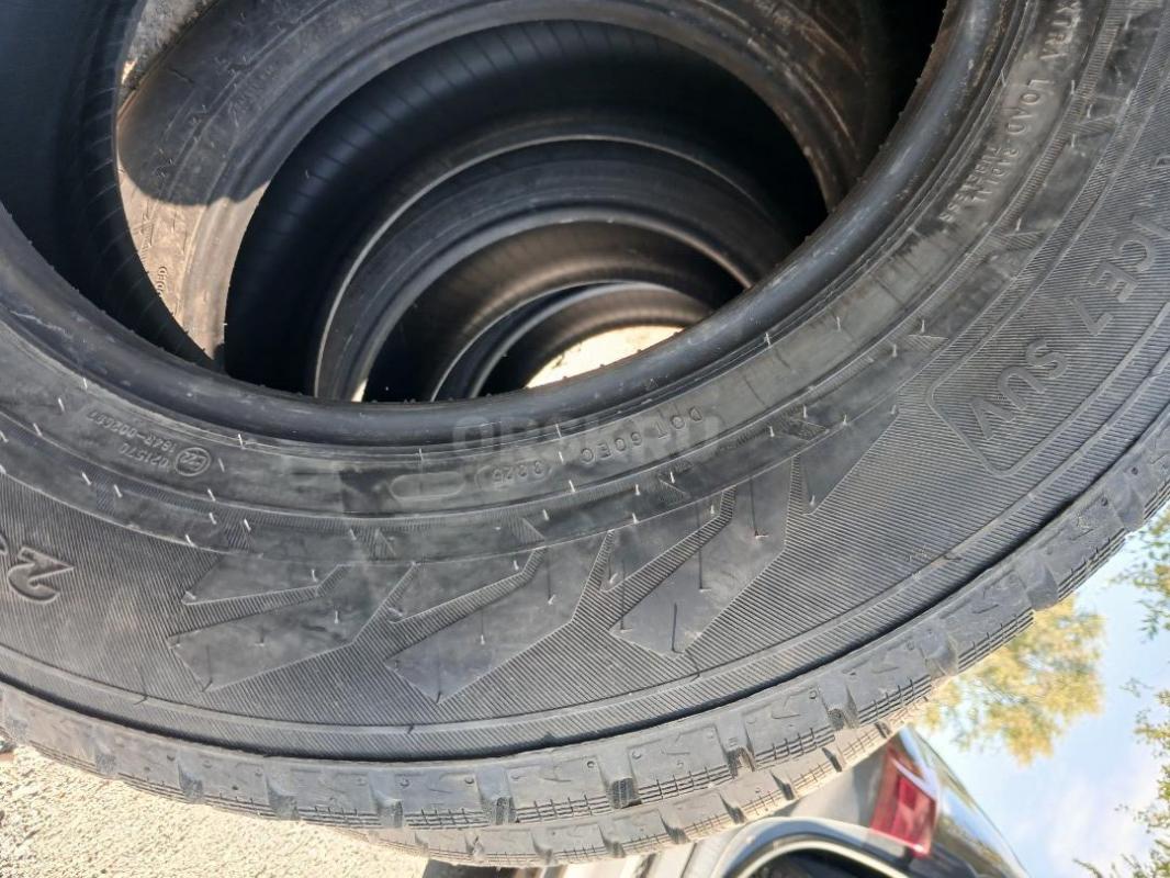 Продам шины зимние 235/65 R17 Ikon Tyres (Nordman 7 SUV). - Орск