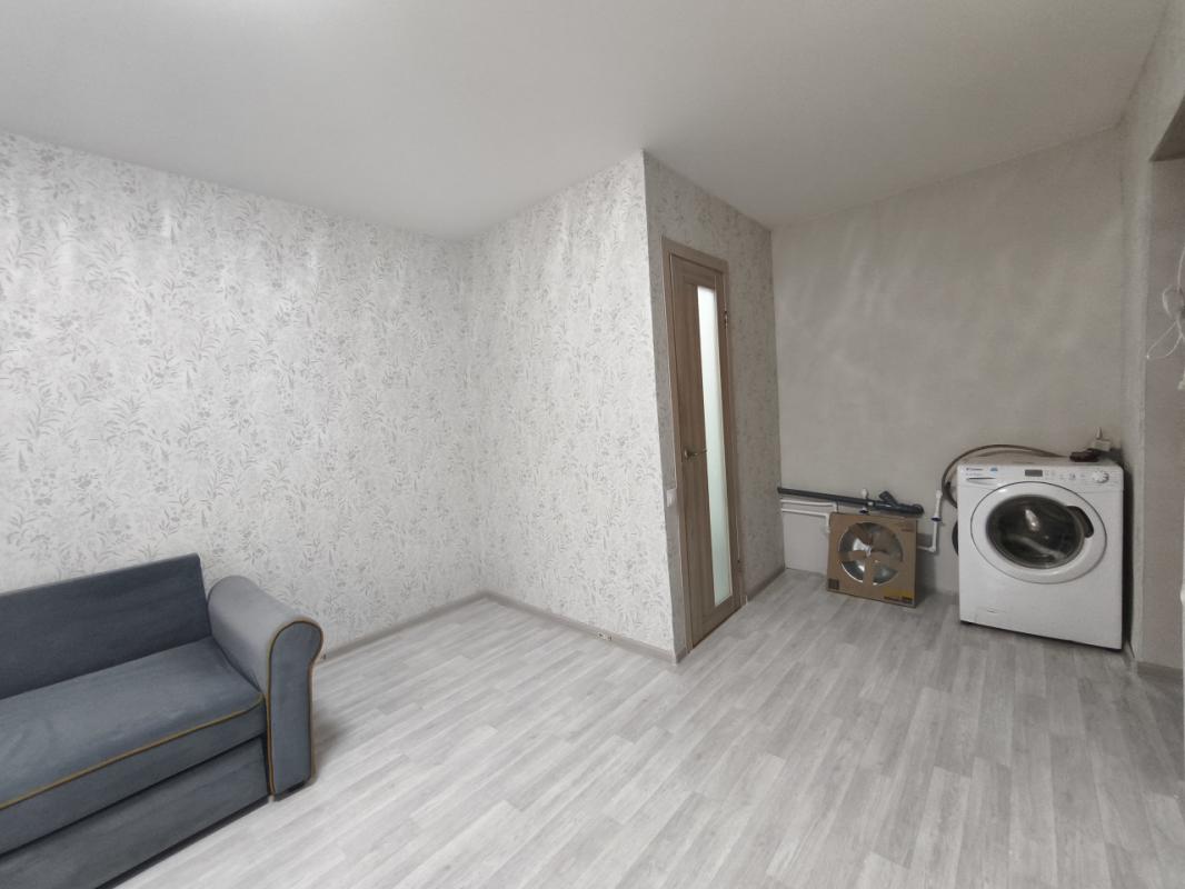 📍Продаётся  квартира (малосемейка)🔹адрес : пр-кт Дзержинского 36/2🔹Общая площадь 18 кв. - Оренбург