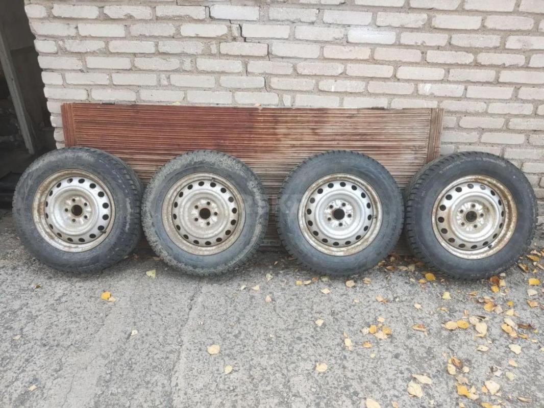Резина на штамповках. 215/65 r16 от lifan x60. - Орск