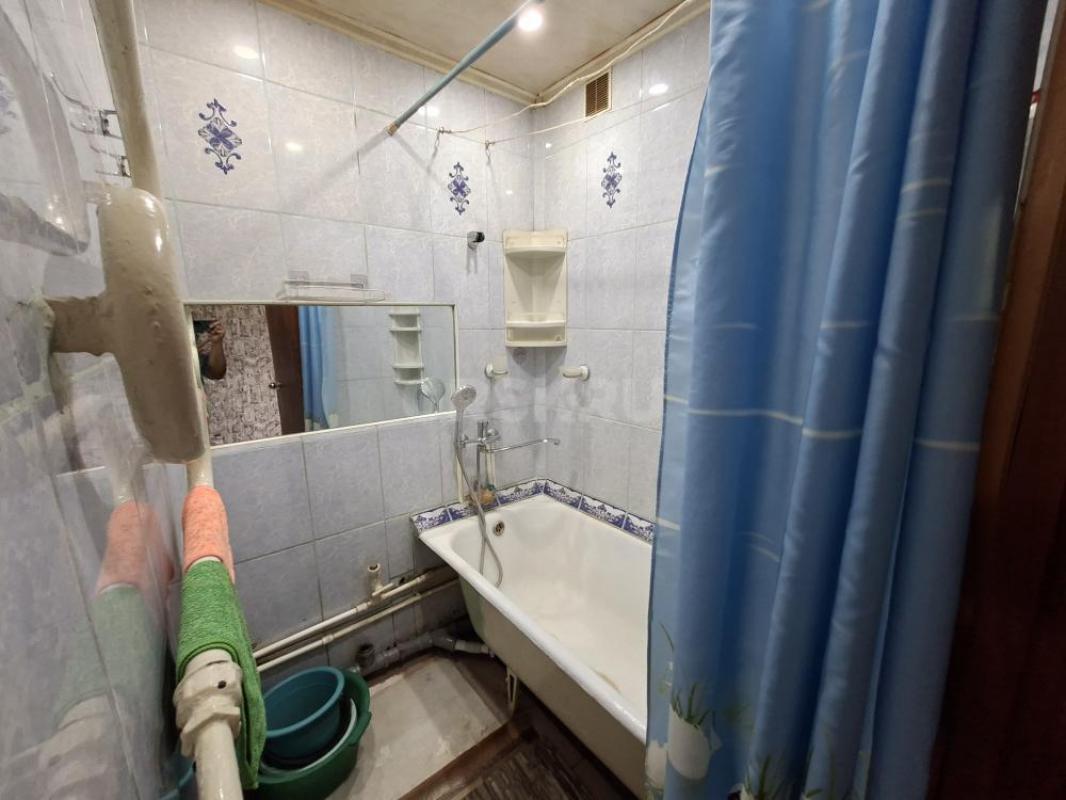 Продаётся уютная квартира на улице Короленко, 126а в городе Орске. - Орск