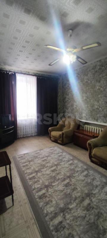 Продам 3-х комнатную квартиру в кирпичном доме на первом этаже по пер. - Орск