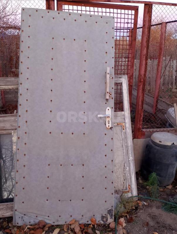 Продам дверь деревянная б/у уличная в отличном состоянии. - Орск