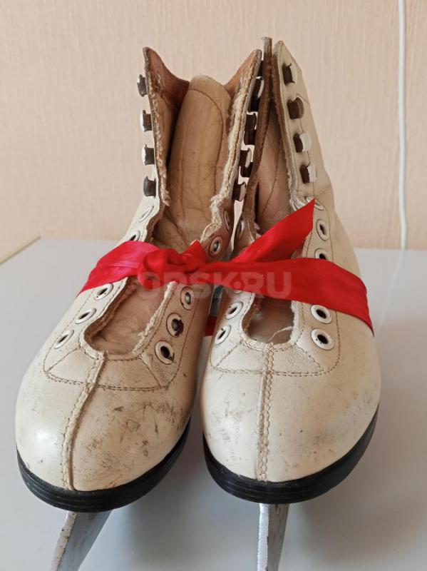 Продам детские коньки для мальчика размер 33-34, для девочки - Орск