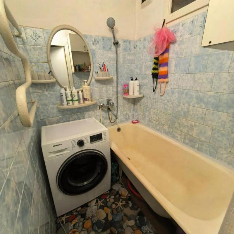 Продам просторную 3-комнатную квартиру, расположенную на 5-м этаже пятиэтажного панельного дома по а - Орск