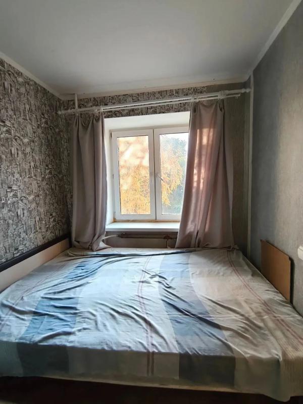 ПРОДАËТСЯ 3 - Х КОМНАТНАЯ КВАРТИРА, НА 3 - ЕМ ЭТАЖЕ, КИРПИЧНОГО ДОМА, В ЦЕНТРЕ ГОРОДА
Адрес: г. - Новотроицк