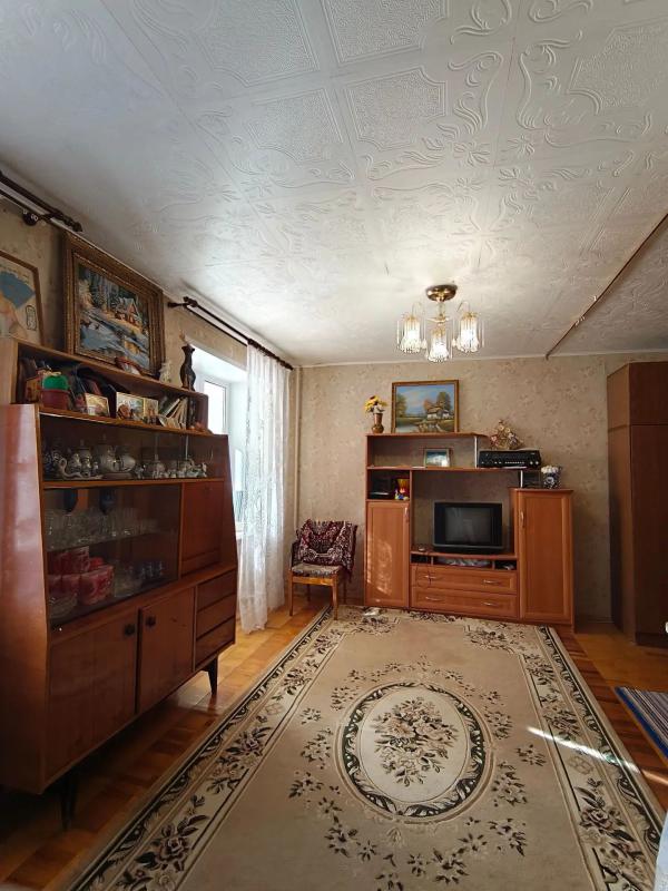 ПРОДАËТСЯ 1 - КОМНАТНАЯ КВАРТИРА НА 3 - ЕМ ЭТАЖЕ В КИРПИЧНОМ 9 - ТИ ЭТАЖНОМ ДОМЕ, В ЦЕНТРЕ УРАЛЬСКОЙ - Новотроицк