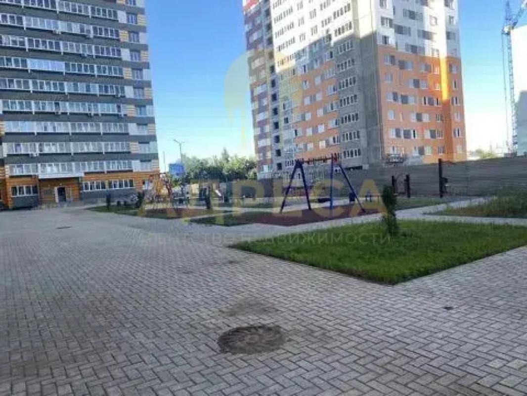 Продаётся двухкомнатная квартира в ЖК &laquo;Осенний лист&raquo;С современным ремонтом и тех - Оренбург