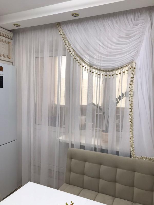 Требуется продавец в новый отдел штор в Гае на рынке (где Айсберг). - Гай