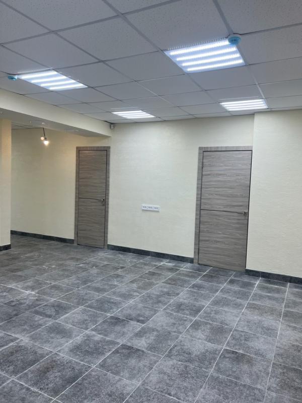 Сдается помещение на цокольном этаже в центре города. - Гай