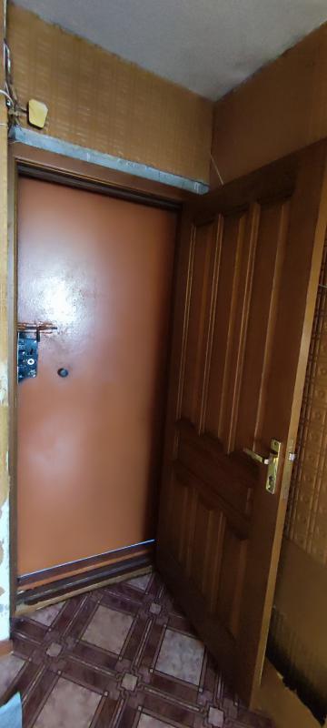 Продам 3-комнатную квартиру, в народе сорокопятка, 61кв., 1 этаж- высокий, ходы раздельные, входная - Новотроицк