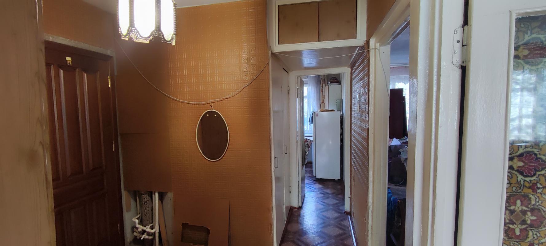 Продам 3-комнатную квартиру, в народе сорокопятка, 61кв., 1 этаж- высокий, ходы раздельные, входная - Новотроицк