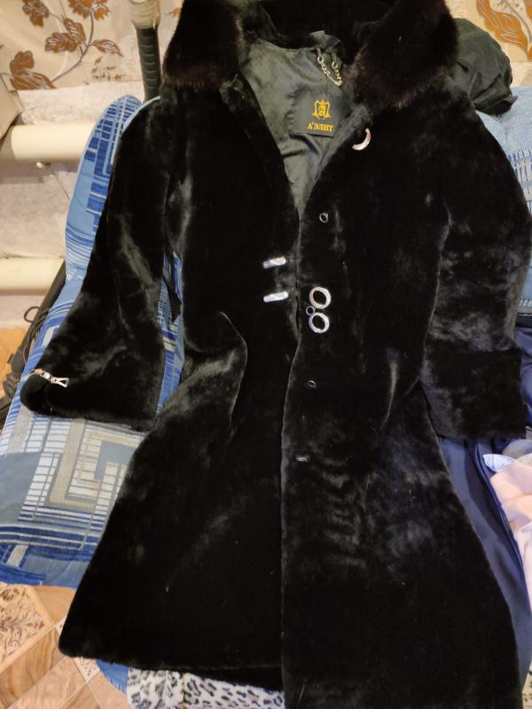 Продам мутоновую шубу с капюшоном из норковой опушки,р.46-48. - Новотроицк