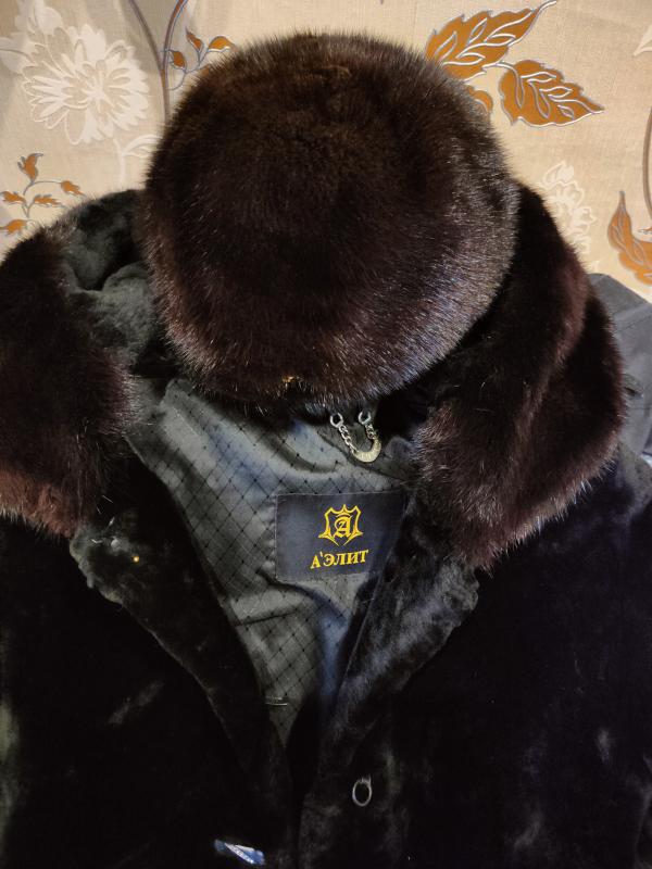 Продам мутоновую шубу с капюшоном из норковой опушки,р.46-48. - Новотроицк