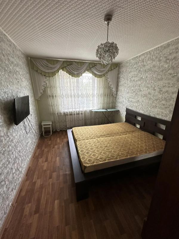 Продам 2 ком квартиру в центре города на 4 этаже 9этажного дома. - Новотроицк