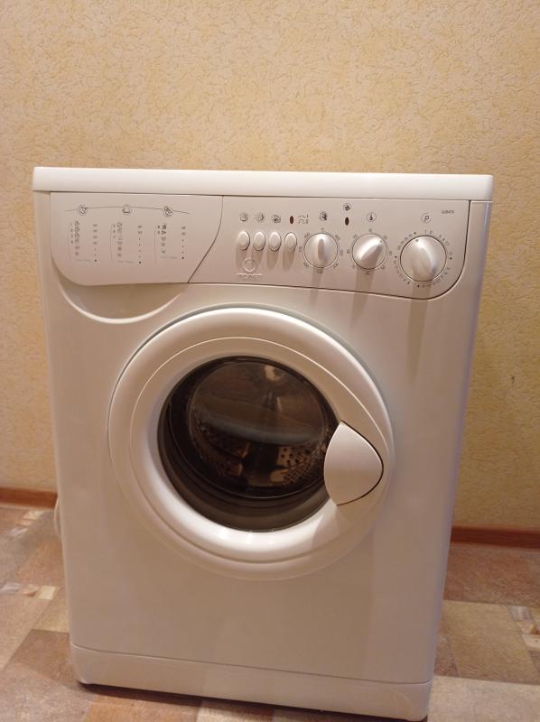 Продается стиральная машинка "INDESIT W84TX",сборка Италия, б/у,размер - 59,5 - 85 - 52,5, - Новотроицк
