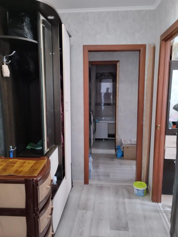 Продаётся 2 комнатная квартира улучшеной планировки с хорошим ремонтом остаётся некоторая мебель зах - Новотроицк