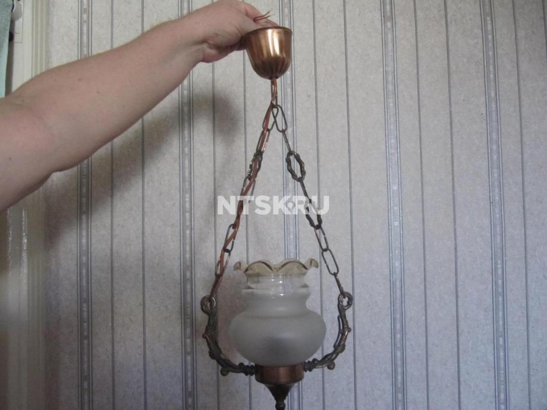 Продам светильник подвесной, плафон стекло, 220 В, однорожковый, цена 400 р - Новотроицк