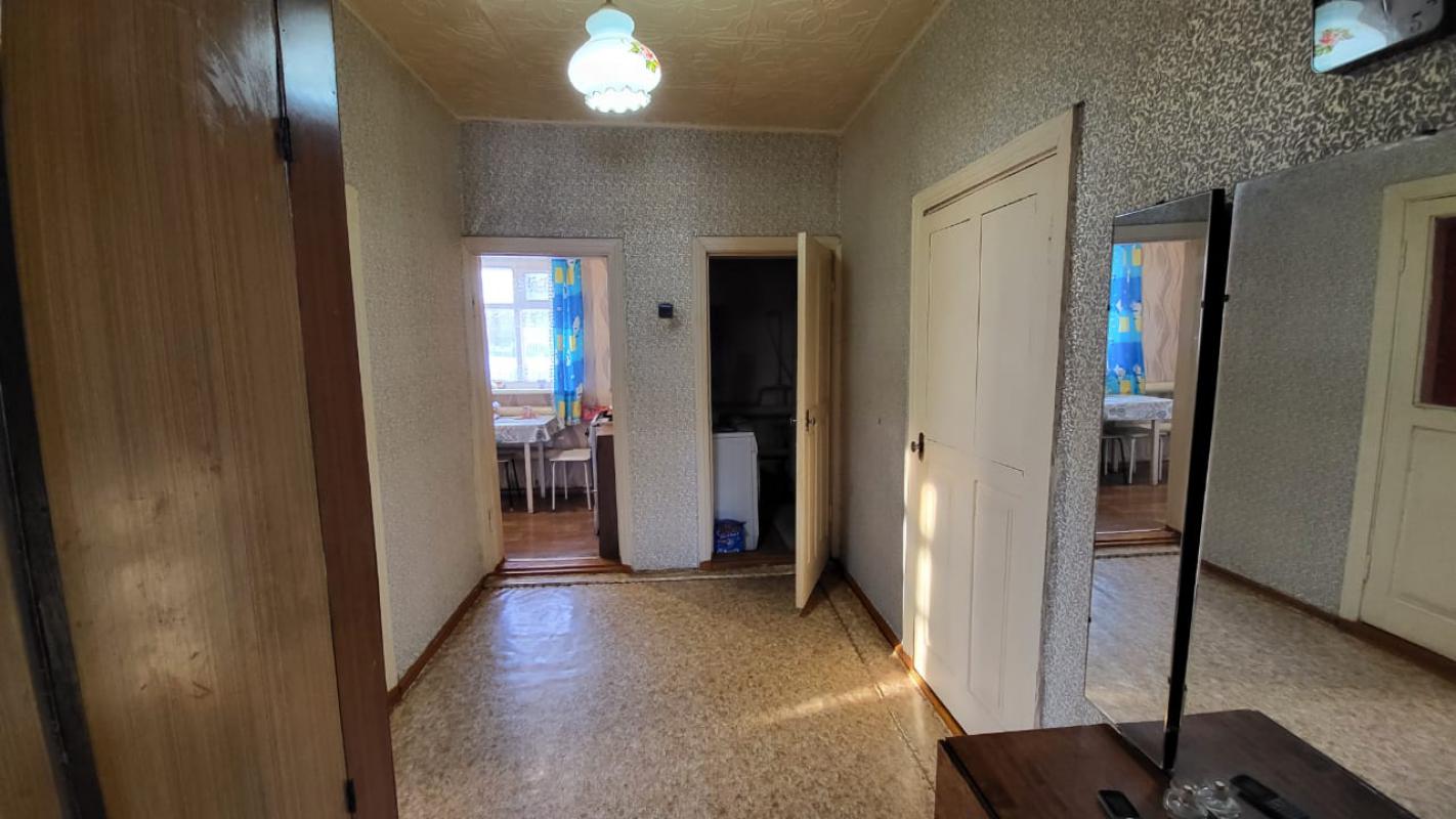 Обменяю дом на квартиру в 5 ти этажном доме - Новотроицк