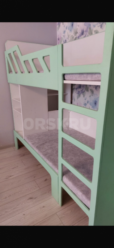 Детскую мебель состоящую из двухъярусной кровати,шкафа с полками и стола для компьютера - Орск