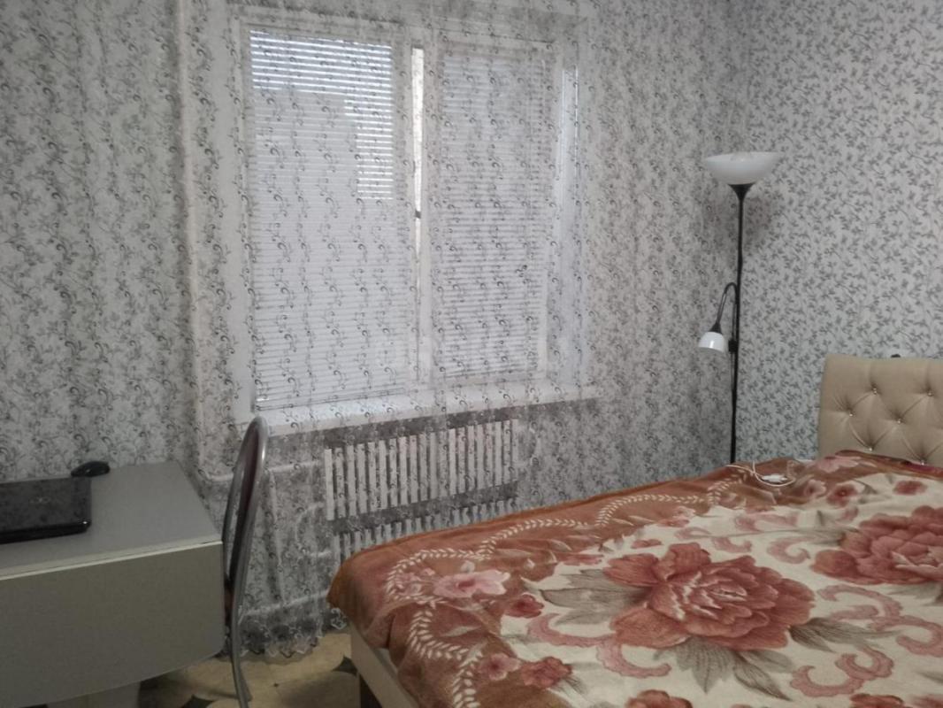 Продам 3х комнатную квартиру улучшенной  планировки по адресу ул М. - Орск