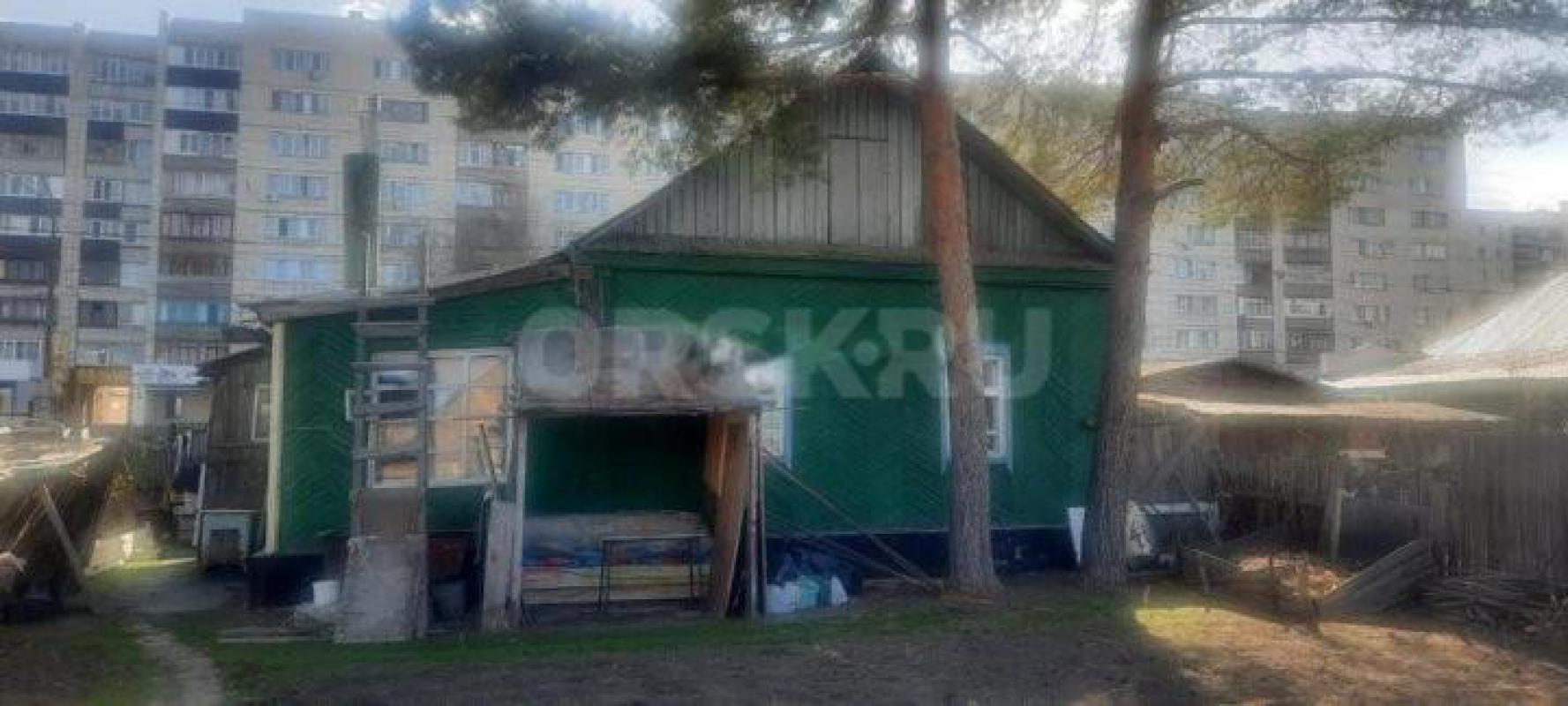 Продам дом В востребованной районе города по проспекту Ленина (первая линия) р-н остановки Тбилисска - Орск