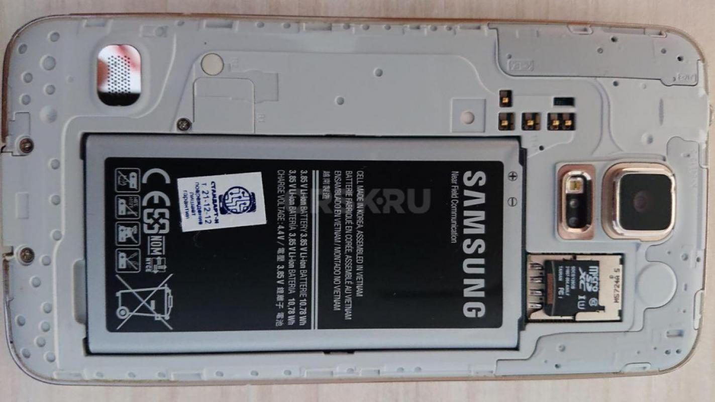 Смартфон Samsung Galaxy S5 Золотой в отличном рабочем состоянии, без ремонта все родное оригинальное - Орск