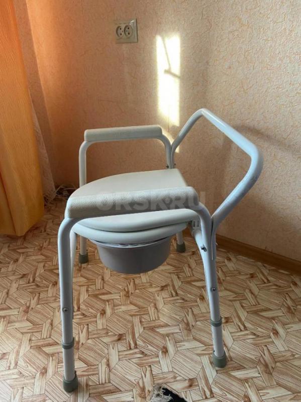 Продам кресло-туалет для пожилых и инвалидов, практически новый - Орск