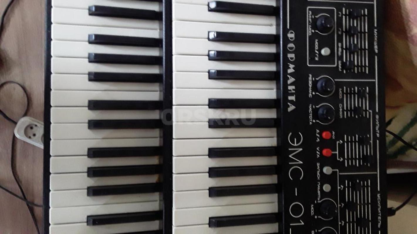 Продается электромузыкальный инструмент 2 в 1 орган плюс синтезатор в рабочем состоянии - Новотроицк