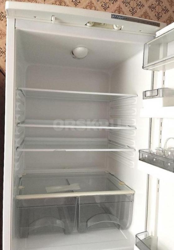 В связи с переездом продается большой холодильник Атлант ХМ 6023. - Орск