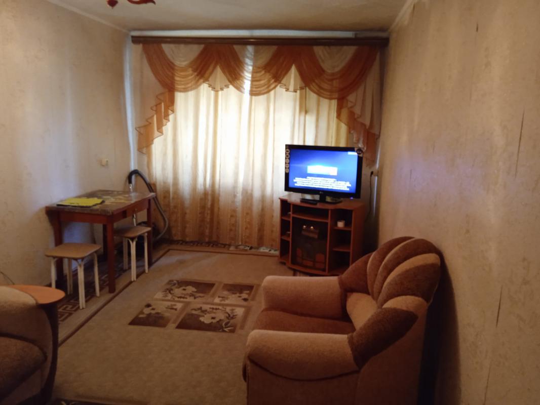 С 20 июля сдается 2 - х комнатная квартира с мебелью, холодильник, стиральная машина, телевизор, пыл - Новотроицк