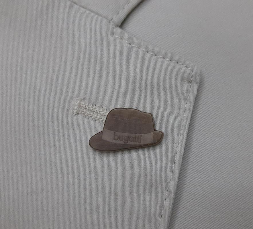 Bugatti пиджак оригинал мужской бежевый или кремовый кому как удобно. - Гай