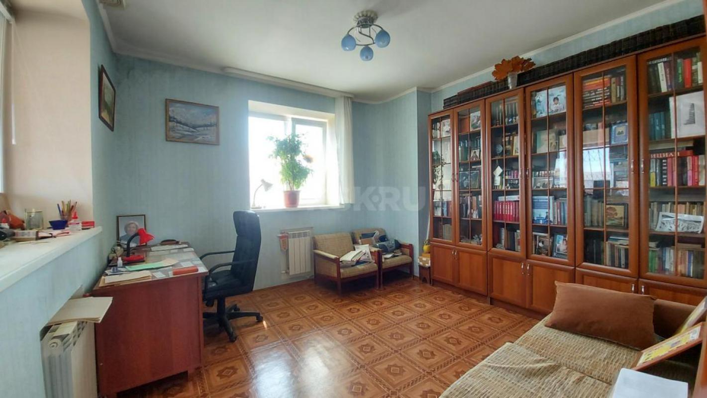 В продаже замечательный просторный дом площадью 224,8 м2. (жилая 88,4 м2) на участке 6,8 соток на ул - Орск