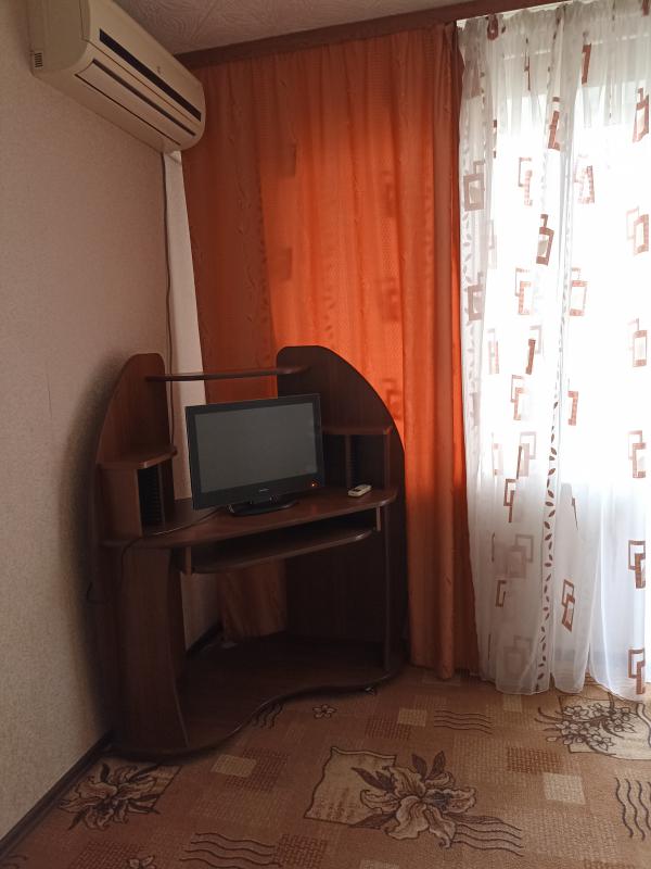 Продам двухкомнатную квартиру в центре города - Новотроицк