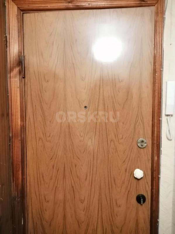 Продам &#039;металлическую и деревянную облицованная пластиком двери. - Орск