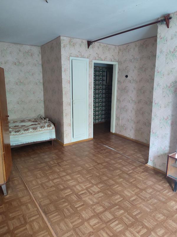 Продается однокомнатная квартира расположенная на втором этаже пятиэтажного кирпичного дома.
-устано - Новотроицк