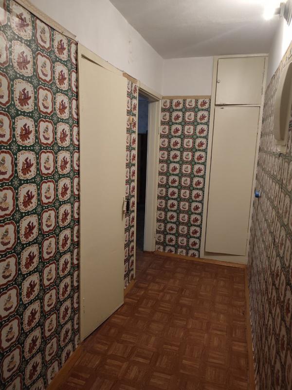 Продается однокомнатная квартира расположенная на втором этаже пятиэтажного кирпичного дома.
-устано - Новотроицк