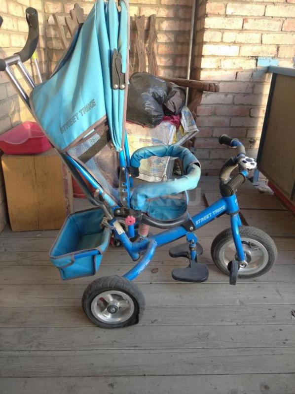 Продам велосипед детский трёхколёсный требуется замена задней покрышки состояние на 4. - Орск