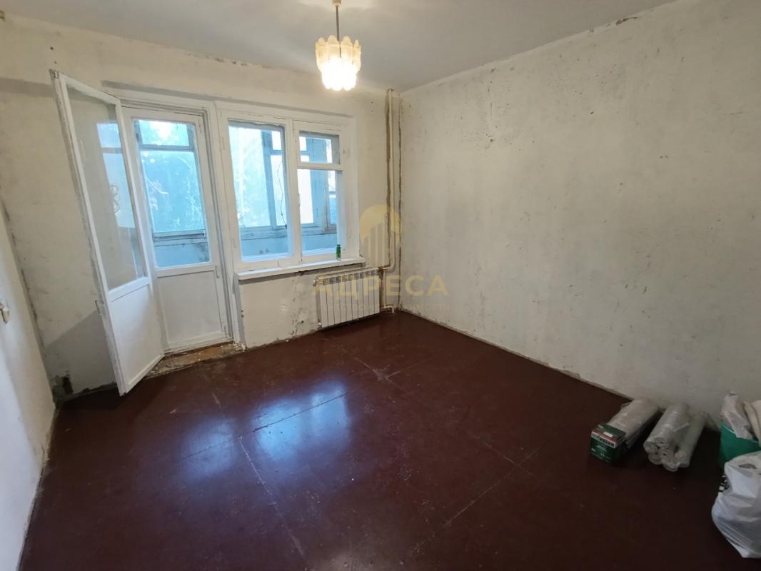 Продаётся уютная 2-хкомнатная квартира в развитом районе города с будущим ремонтом на Ваш вкус! - Оренбург