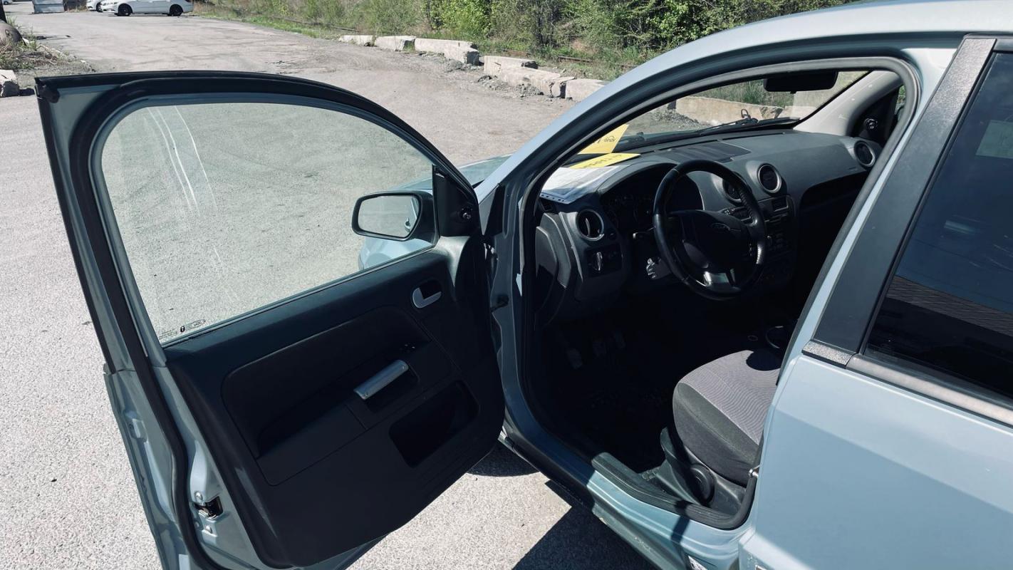 Продается Ford Fusion 2008 года
Комплектация :
- ДВС 1,6; 101 л.с
- Кондиционер (климат контроль) - Новотроицк